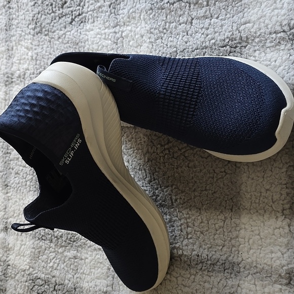 Skechers Women'ss Navy Blue Slip-On Sneakers - Picture 2 of 6